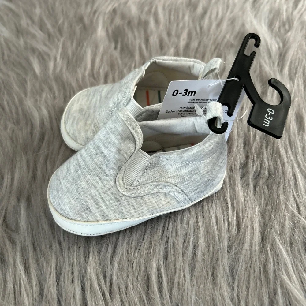 Carter's‎ Child Of Mine Crib Shoes Baby's Size 0-3 Months Gray Soft Sneakers